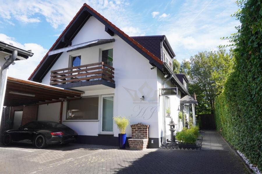 Blick auf Eigner Haus mit Stellplatzmöglichkeiten