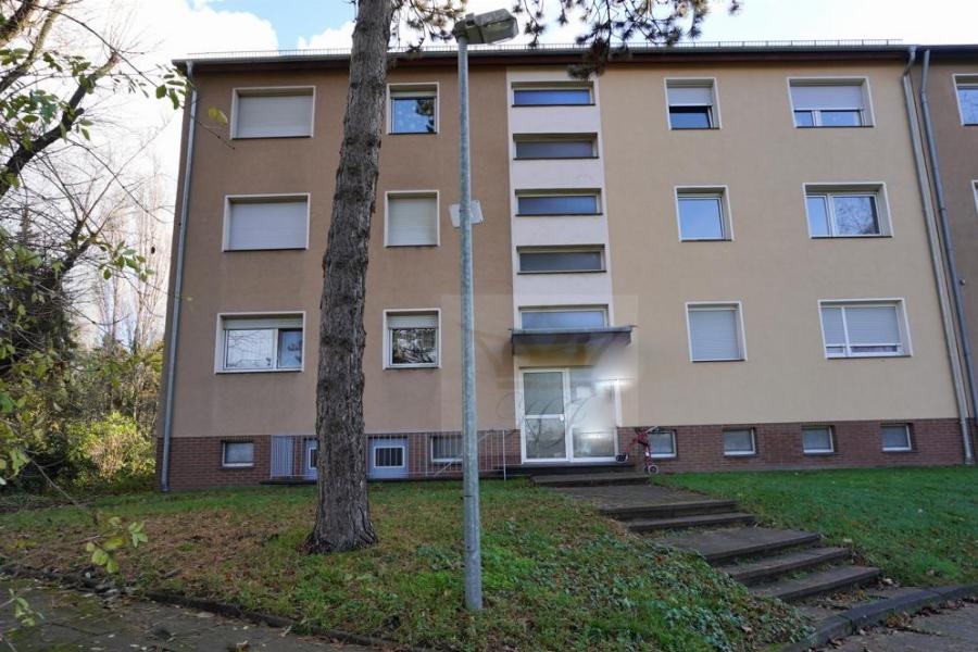 Hausansicht und Zugang Nr_15