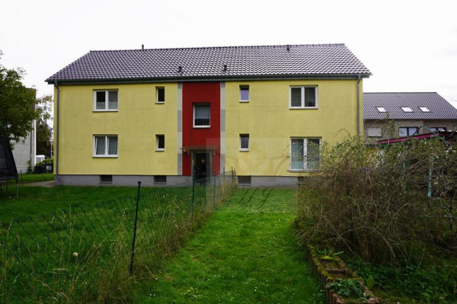 Gartenansicht auf Hauszugang